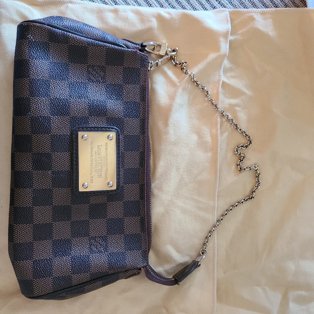 Louis Vuitton Eva Crossbody Damier Print
